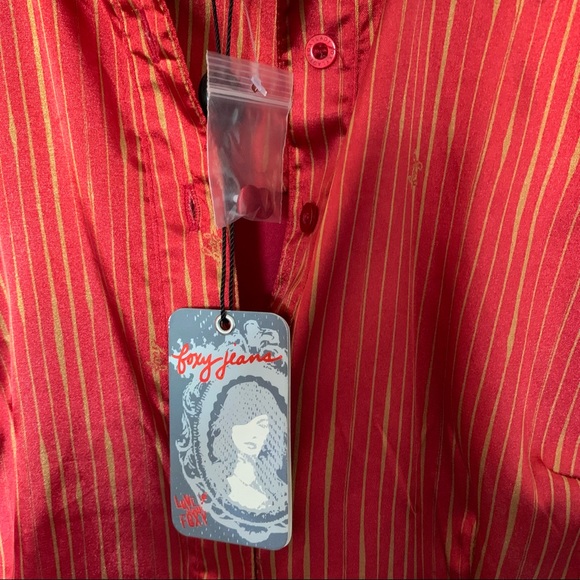 Red satin feel too with gold print in small and cones with optional belt. - Picture 11 of 12